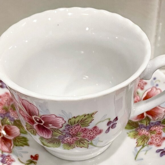 Mini cup & saucer - white with flower design - Picture 4 of 14